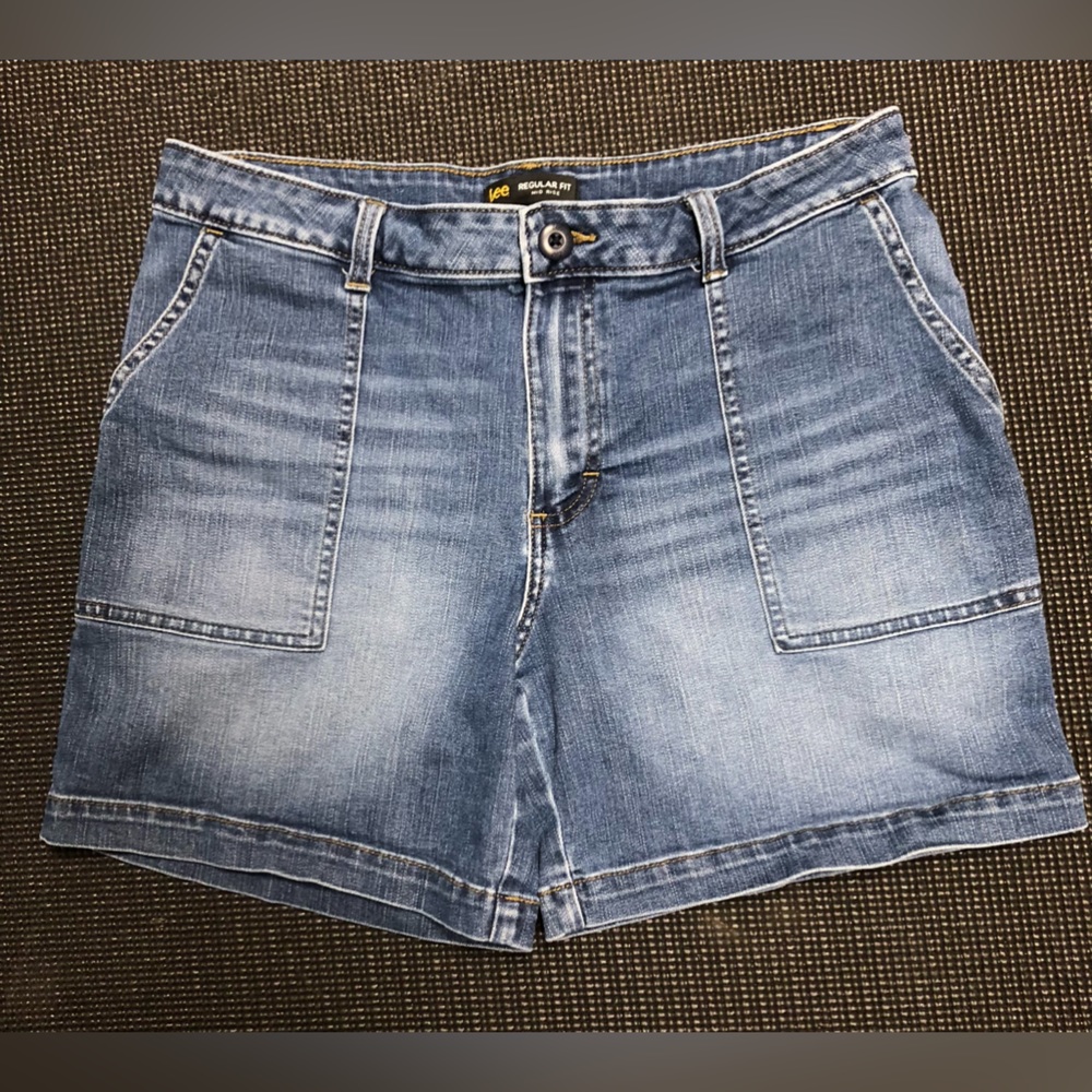 Lee Regular Fit Mid Rise Denim Shorts Size 12